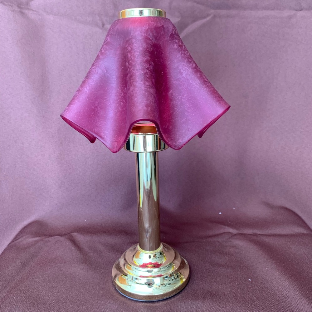 Beautiful vintage PartyLite Mulberry Tealight Lamp